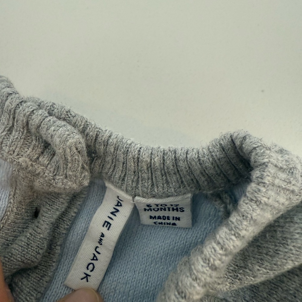 Janie and Jack Gray and Cream Penguin Footie Knit Sweater Romper Sz 6-12 Months - Picture 7 of 9